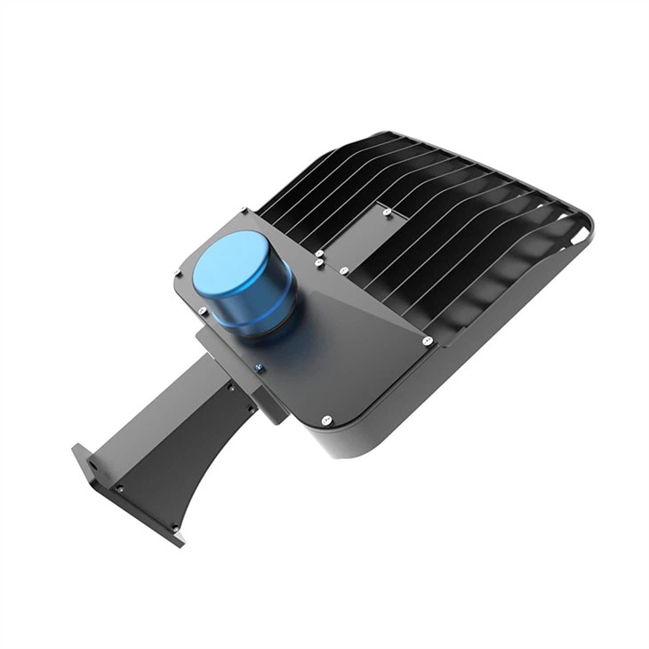 Parkkipaikan valaistus ulkona