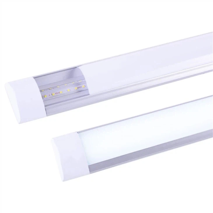 82 W LED-lamppuvalo, 6 jalkaa kattoon asennettava putkivalo