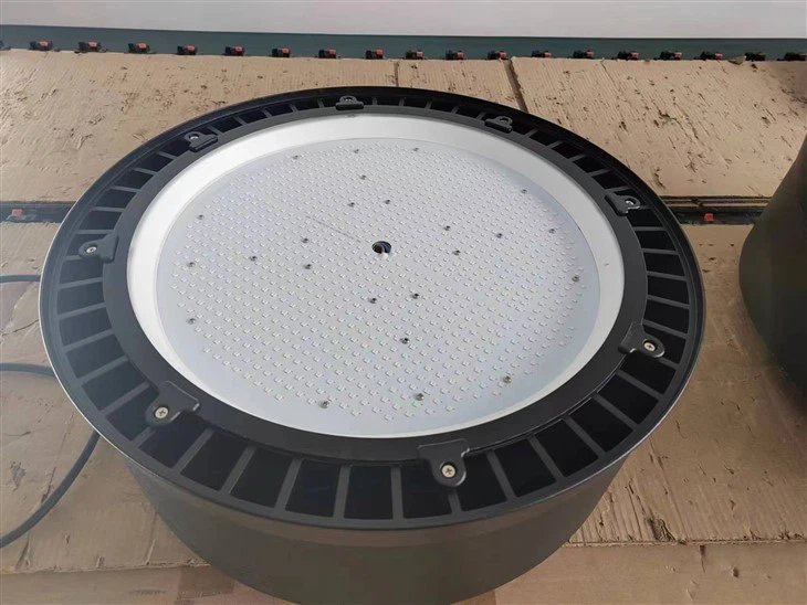230 nm, 260 nm, 280 nm 100 W 200 W LED UVA biofarmaseuttinen lamppu