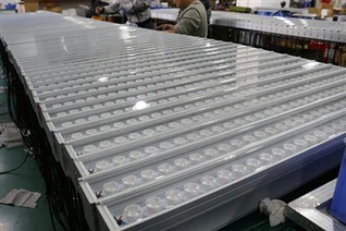 220 V paksu alumiininen IP67 led-seinävalaisin